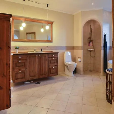 Five-bedroom Holiday In Outrup Ovtrup