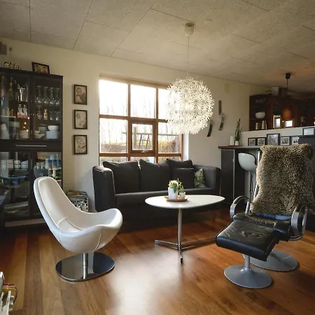 Five-bedroom Holiday In Outrup بيت للعطل