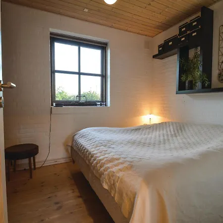 Five-bedroom Holiday In Outrup *
